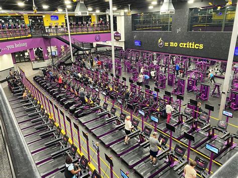 planet fitness gym hours today